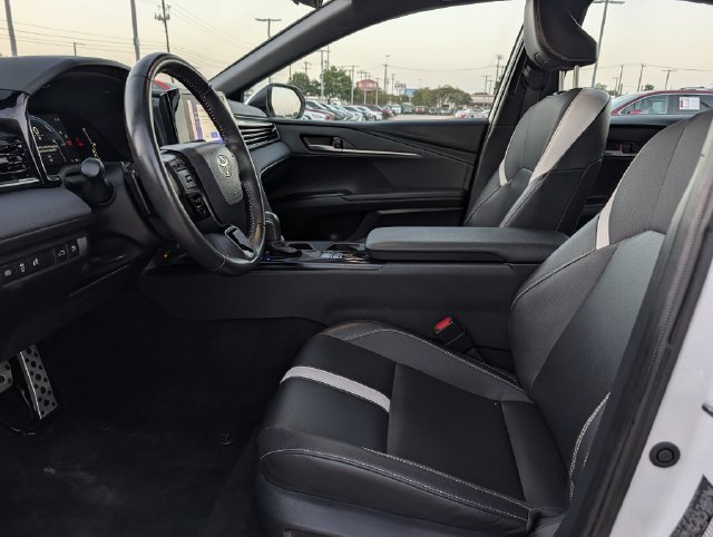 Used 2025 Toyota Camry SE FWD image 26