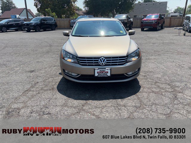 Used 2015 Volkswagen Passat TDI SEL Premium FWD image 2