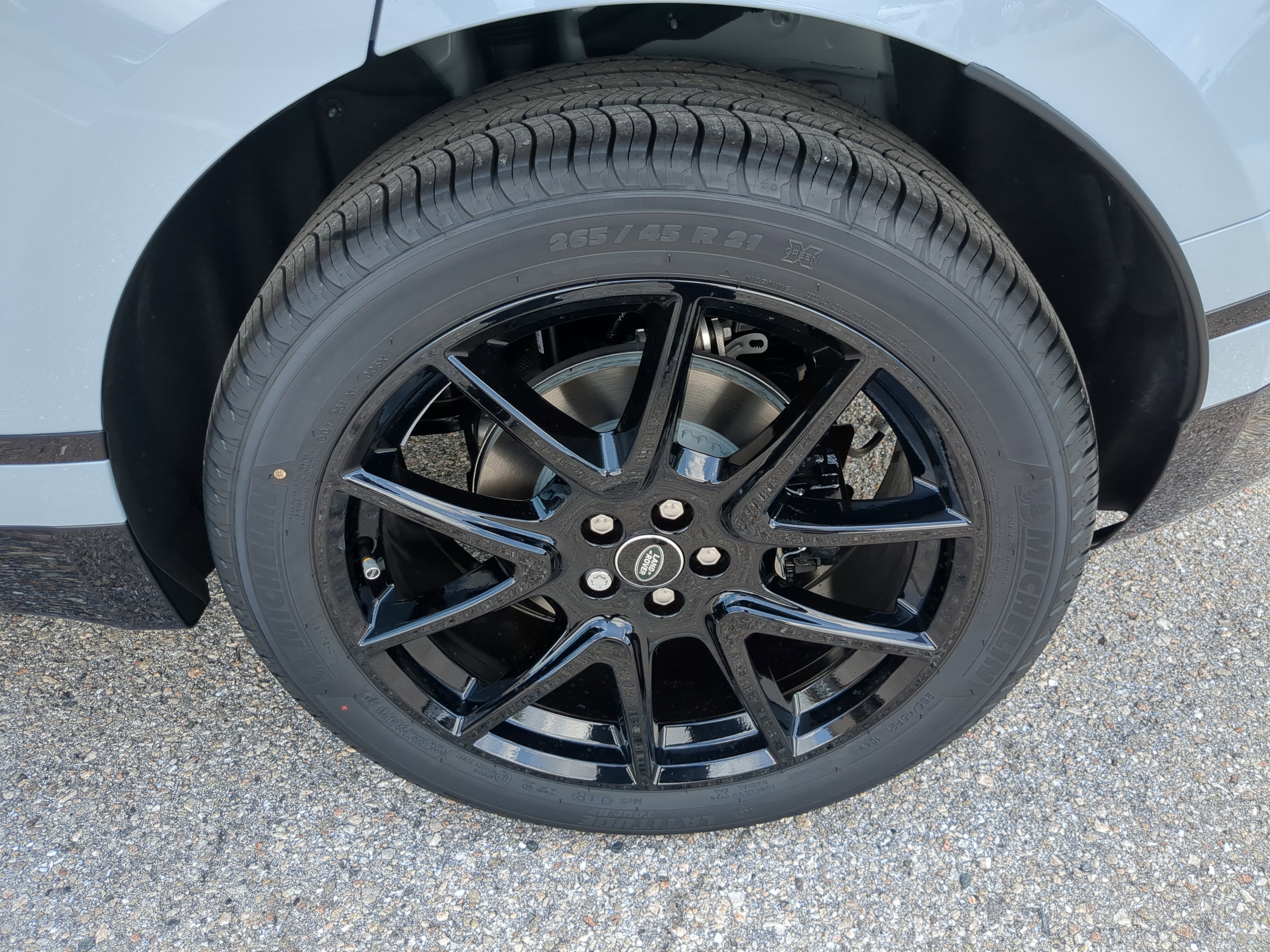 New 2026 Land Rover Range Rover Velar Dynamic SE image 30