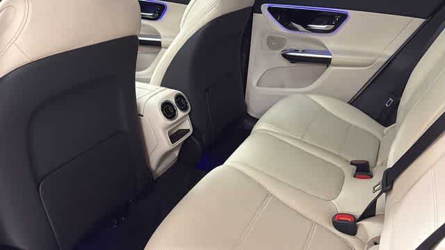 Used 2026 Mercedes-Benz GLC 300 4MATIC image 31