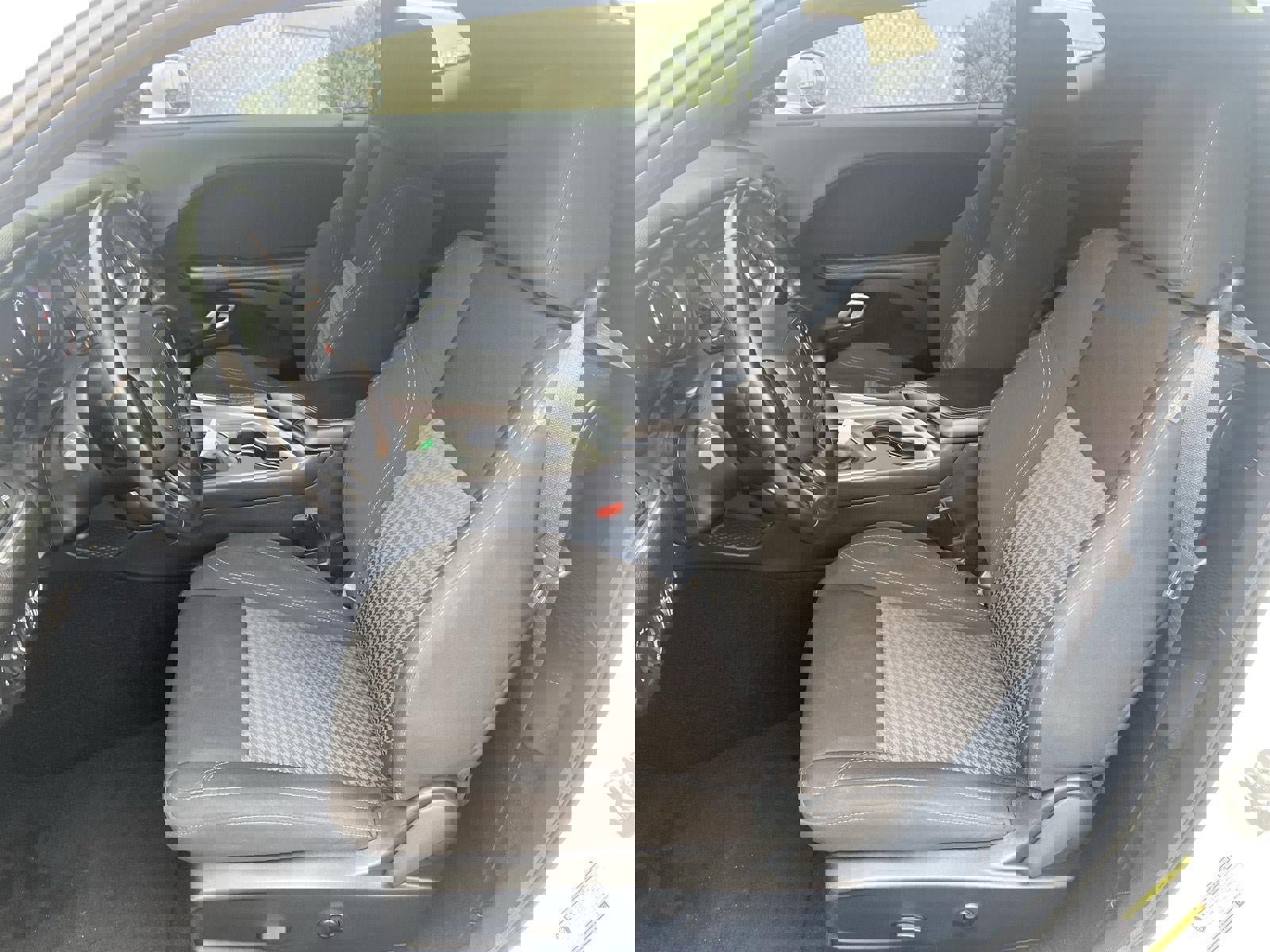 Used 2021 Dodge Challenger SXT image 19