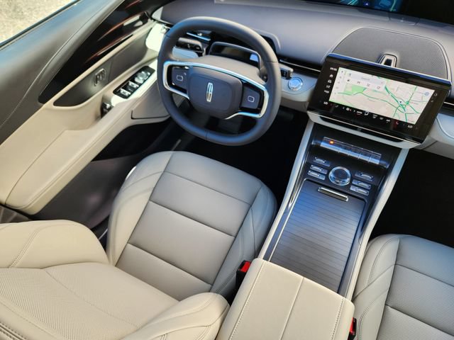 New 2026 Lincoln Nautilus Premier w/ Jet Appearance Package AWD/4WD image 10