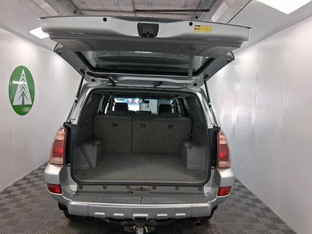 Used 2005 Toyota 4Runner SR5 AWD/4WD image 18