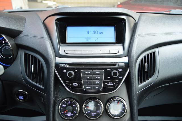 Used 2014 Hyundai Genesis 2.0T image 21