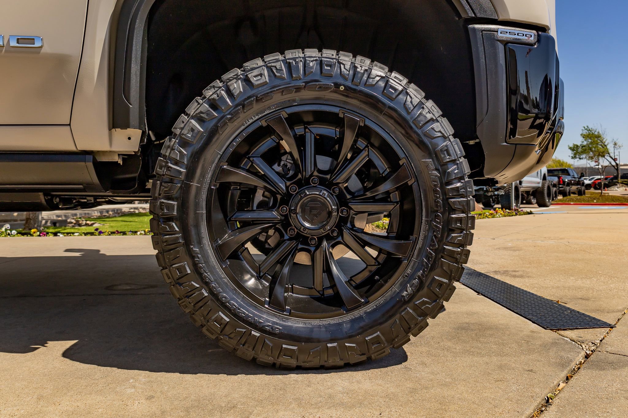 Used 2026 GMC Sierra 2500 AT4X image 12