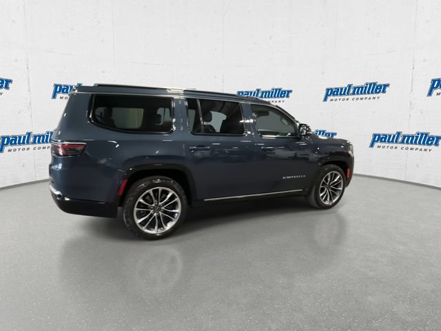 Used 2023 Jeep Wagoneer Series III w/ Premium Group I AWD/4WD image 12