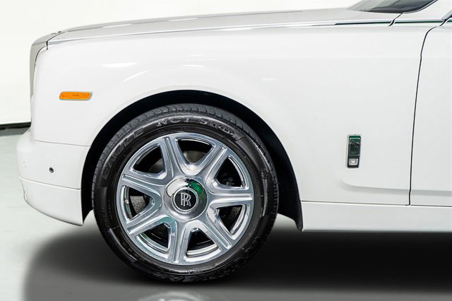 Used 2016 Rolls-Royce Phantom Sedan image 18