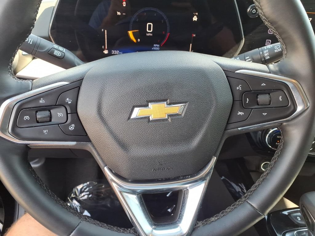 Used 2025 Chevrolet Trax LT w/ LT Convenience Package FWD image 7