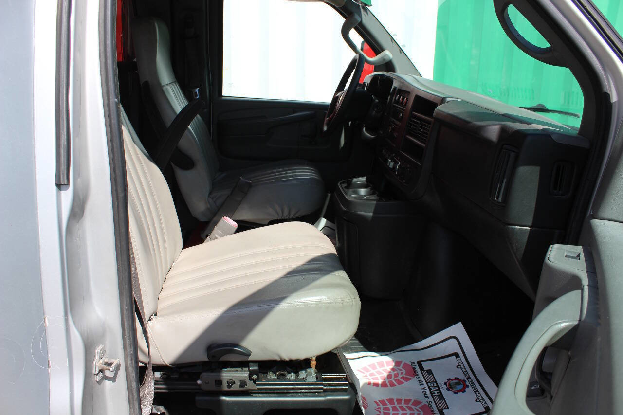 Used 2012 Chevrolet Express 3500 w/ Shuttle Bus Package RWD image 18