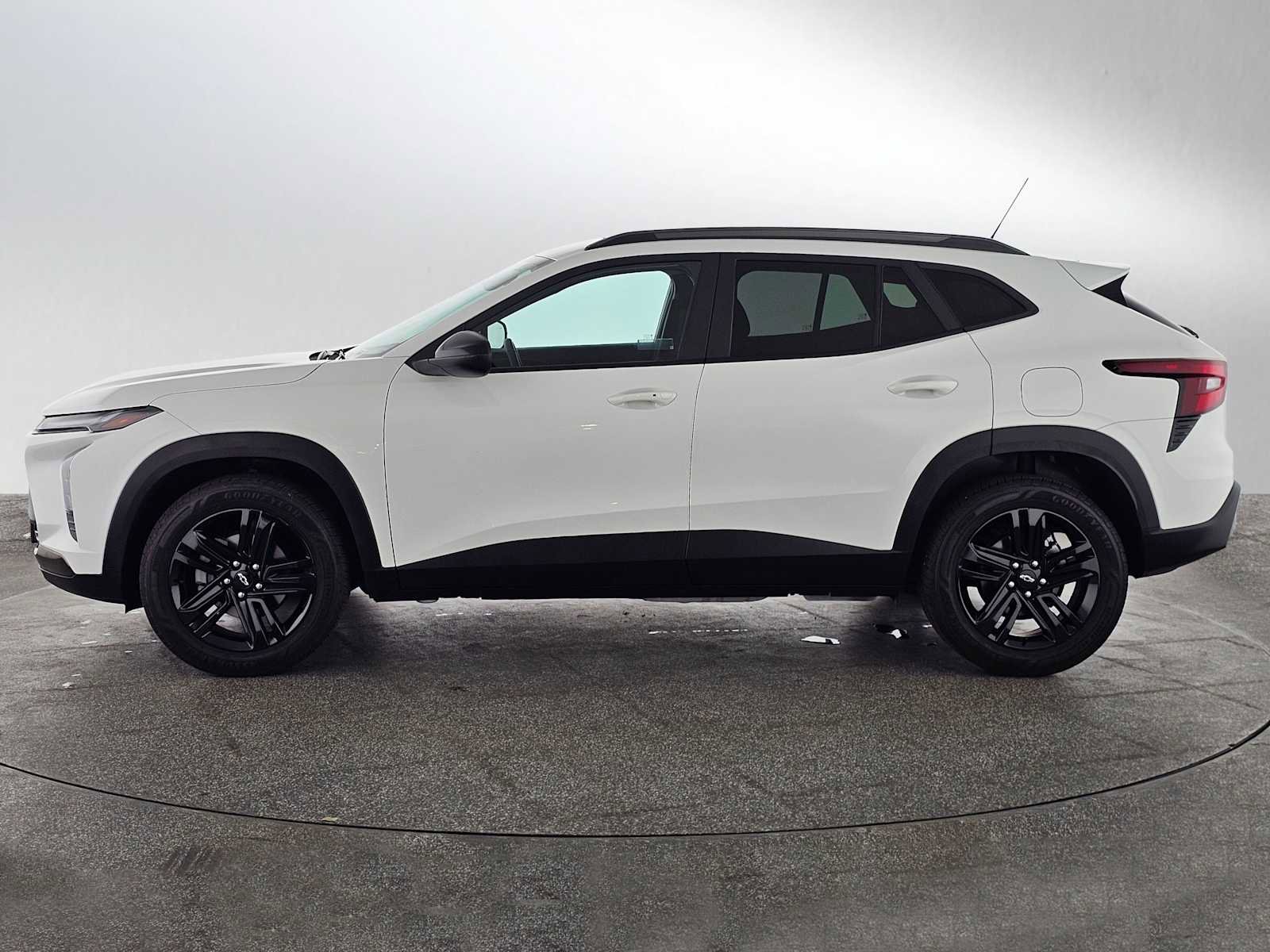 Used 2024 Chevrolet Trax ACTIV w/ Sunroof Package FWD image 6