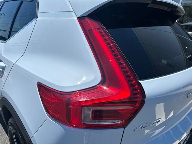 Used 2025 Volvo XC40 B5 Core AWD/4WD image 10
