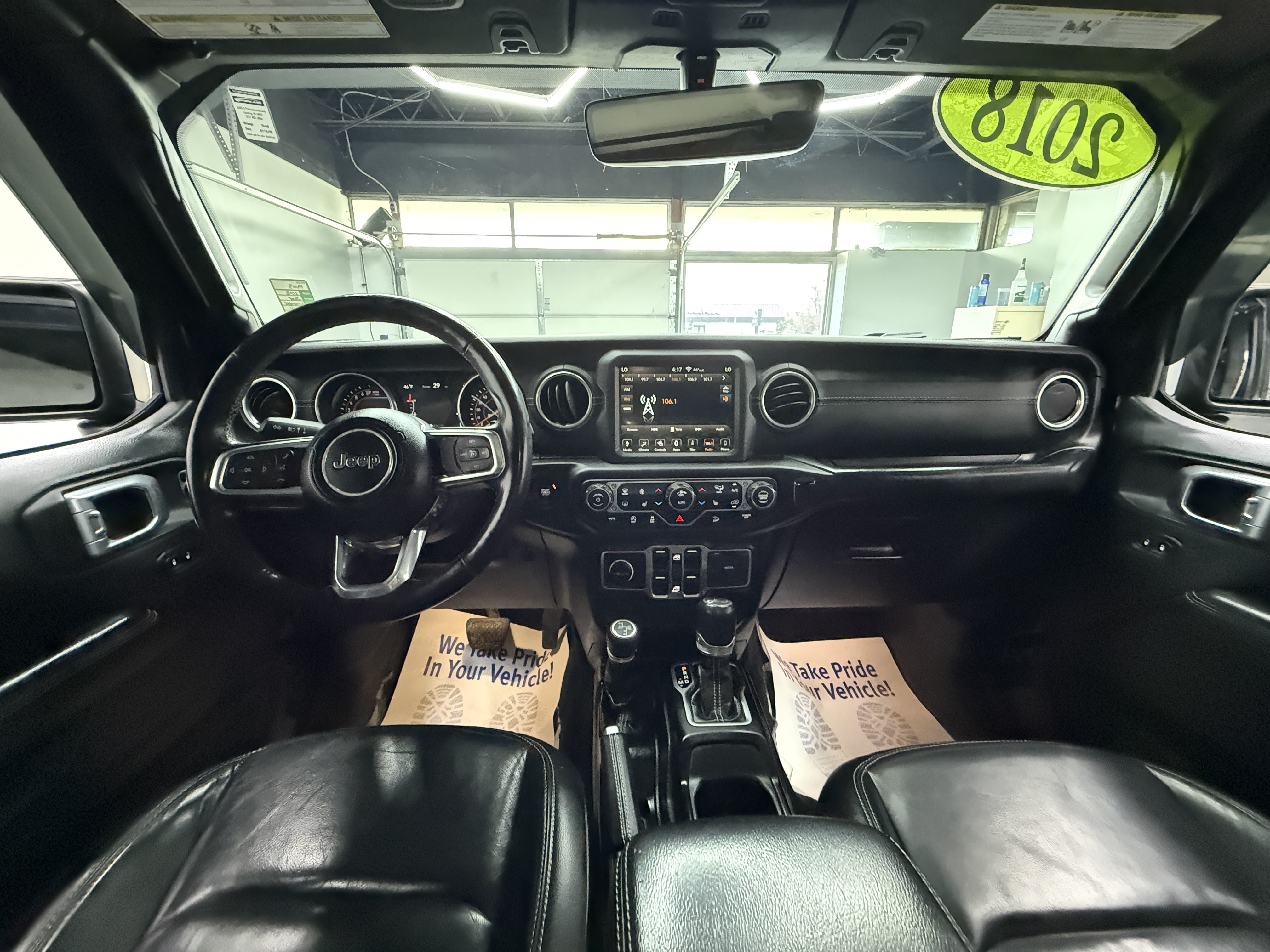 Used 2018 Jeep Wrangler Unlimited Sahara w/ Uconnect 4C Nav & Sound Group AWD/4WD image 12