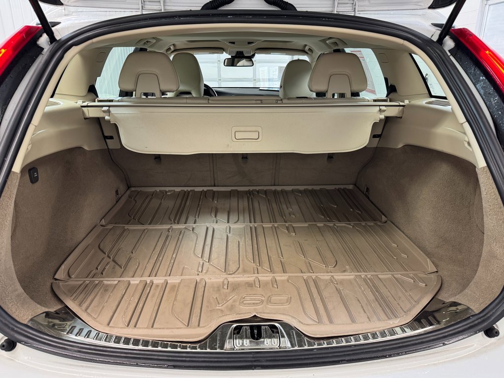 Used 2015 Volvo V60 T5 Premier Plus image 23