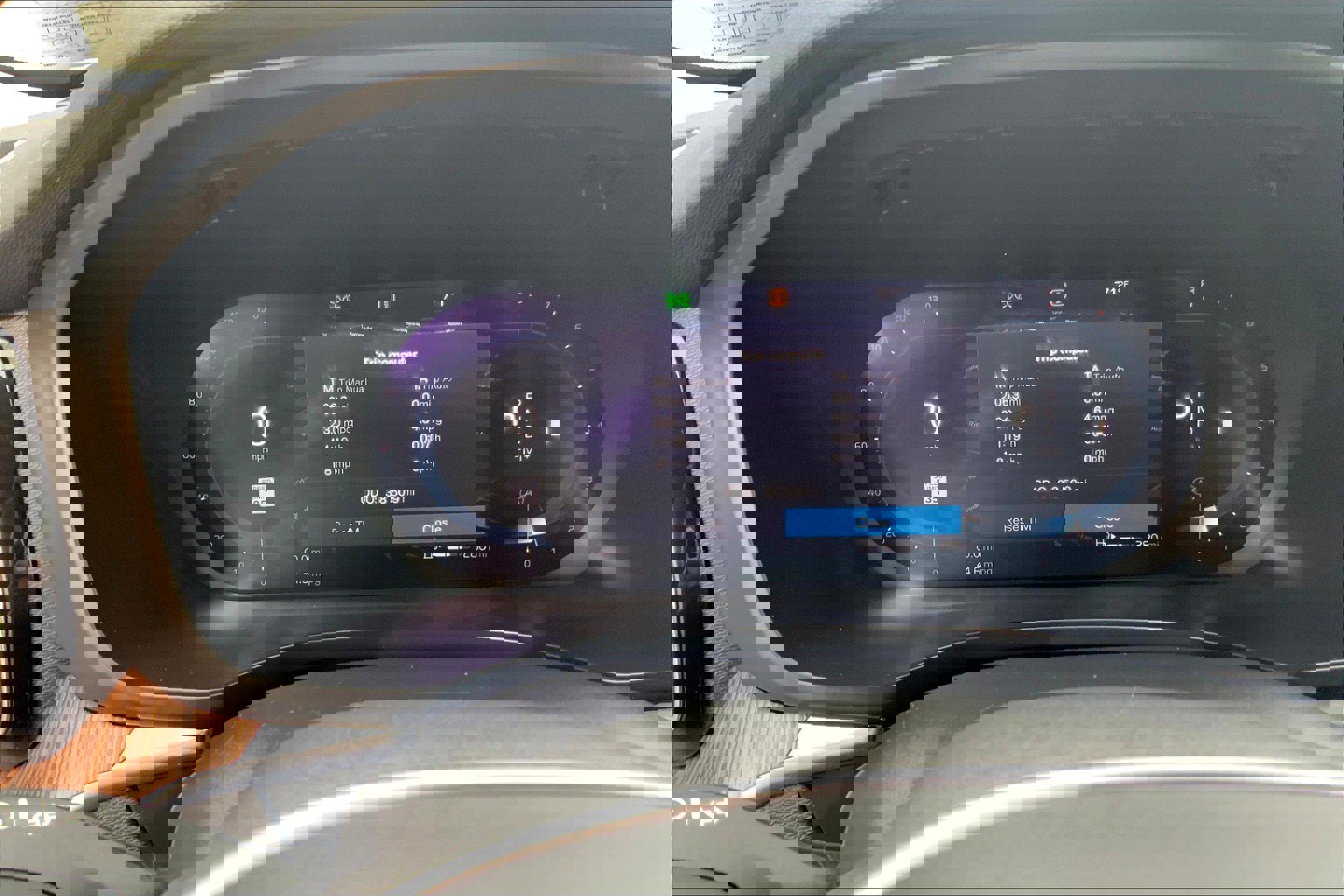 Used 2022 Volvo XC60 B5 Momentum w/ Climate Package image 22