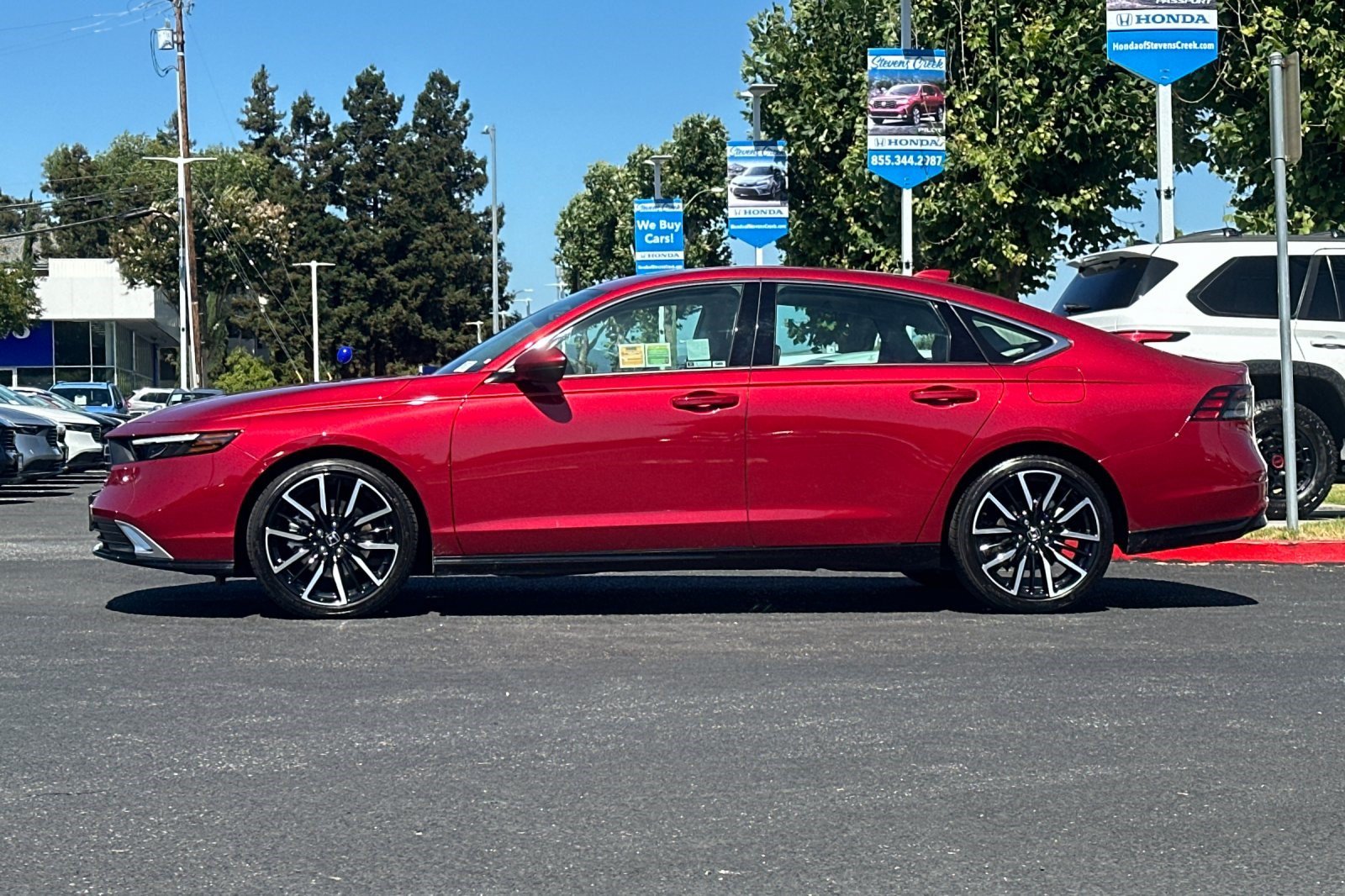 Used 2025 Honda Accord Touring image 2