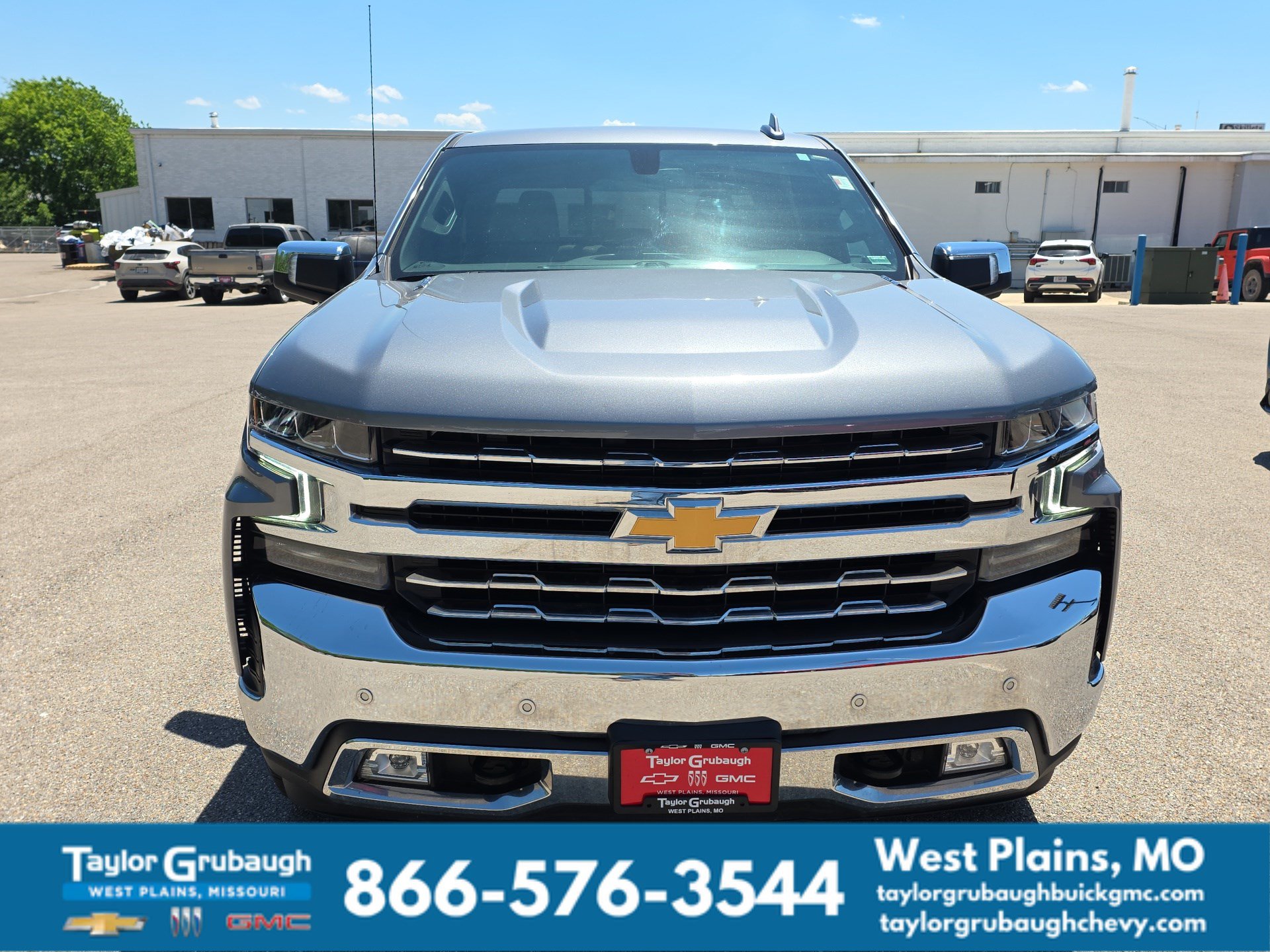 Used 2021 Chevrolet Silverado 1500 LTZ w/ Z71 Off-Road Package AWD/4WD image 3