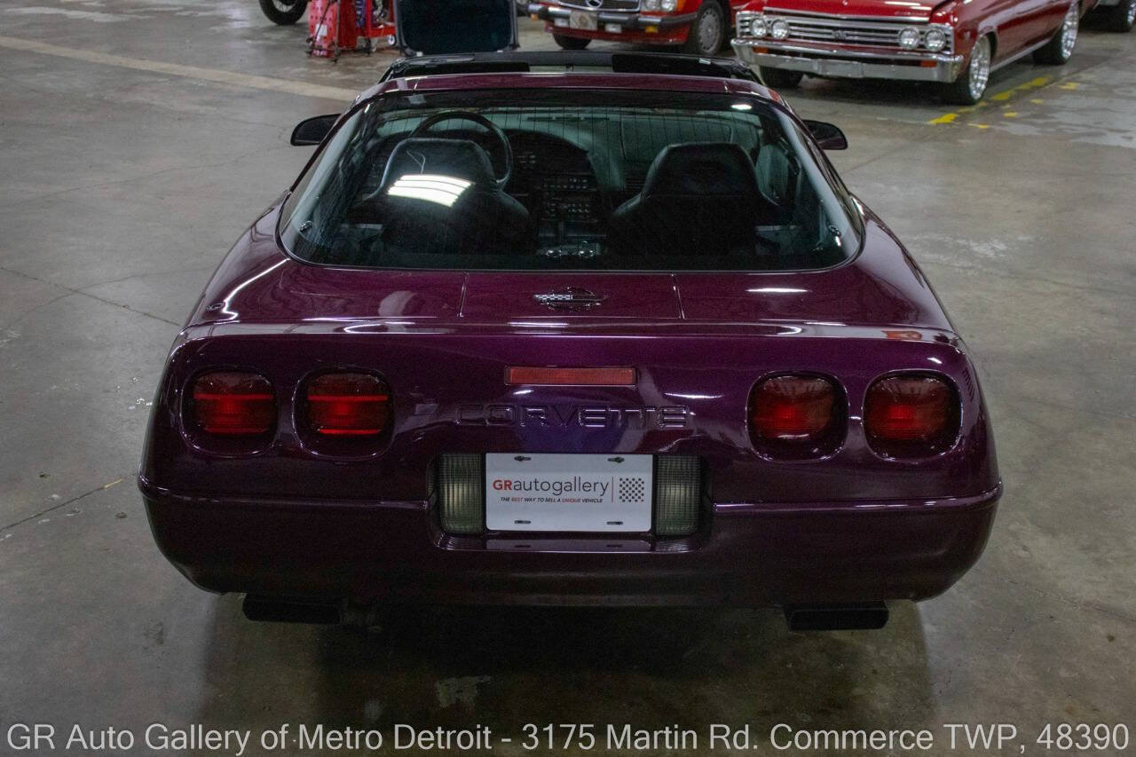 Used 1995 Chevrolet Corvette Coupe RWD image 6