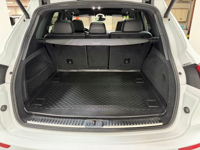 Used 2017 Porsche Cayenne Platinum Edition image 8