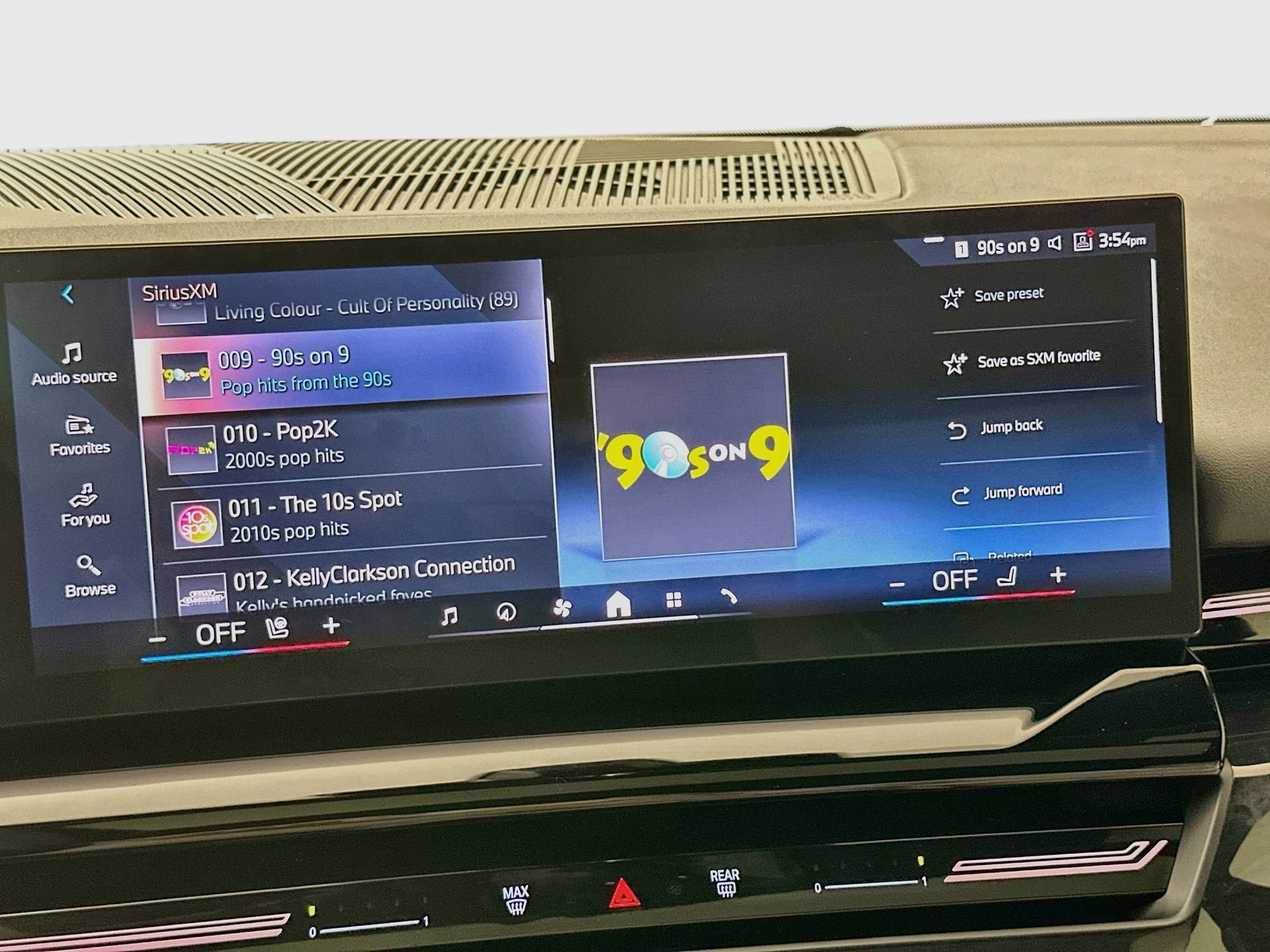 Used 2025 BMW 530i w/ Premium Package RWD image 16