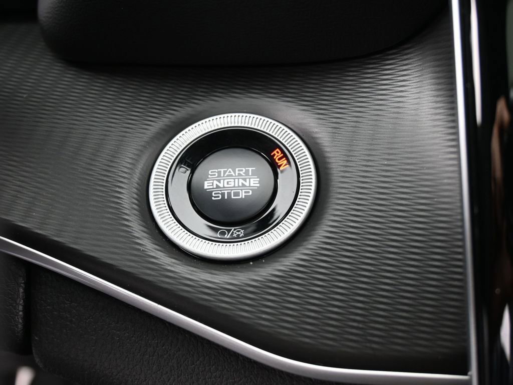 New 2025 Jeep Grand Cherokee Altitude image 23