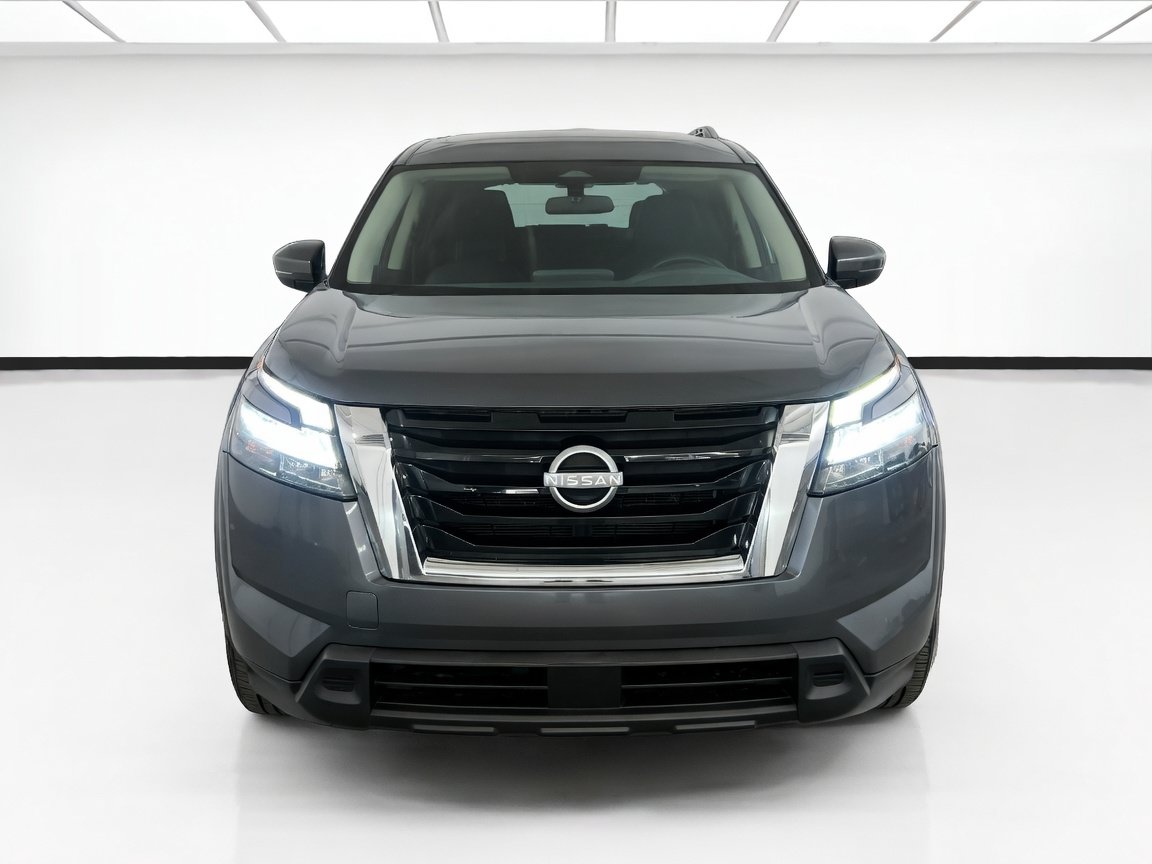 Used 2023 Nissan Pathfinder SV AWD/4WD image 2