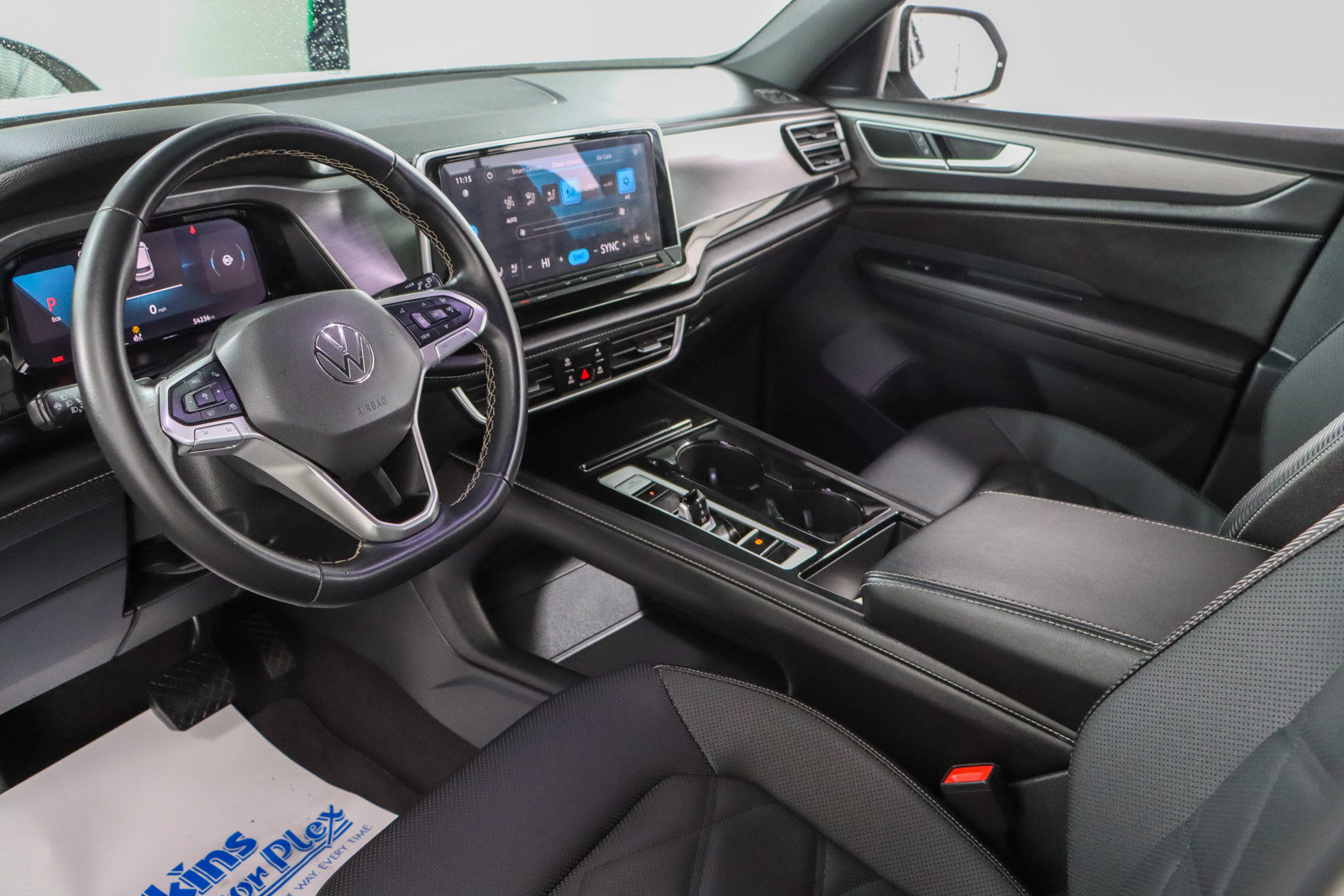 Used 2024 Volkswagen Atlas Cross Sport SE FWD image 23