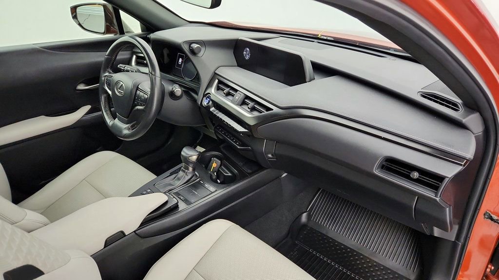Used 2019 Lexus UX 250h w/ Premium Package image 27