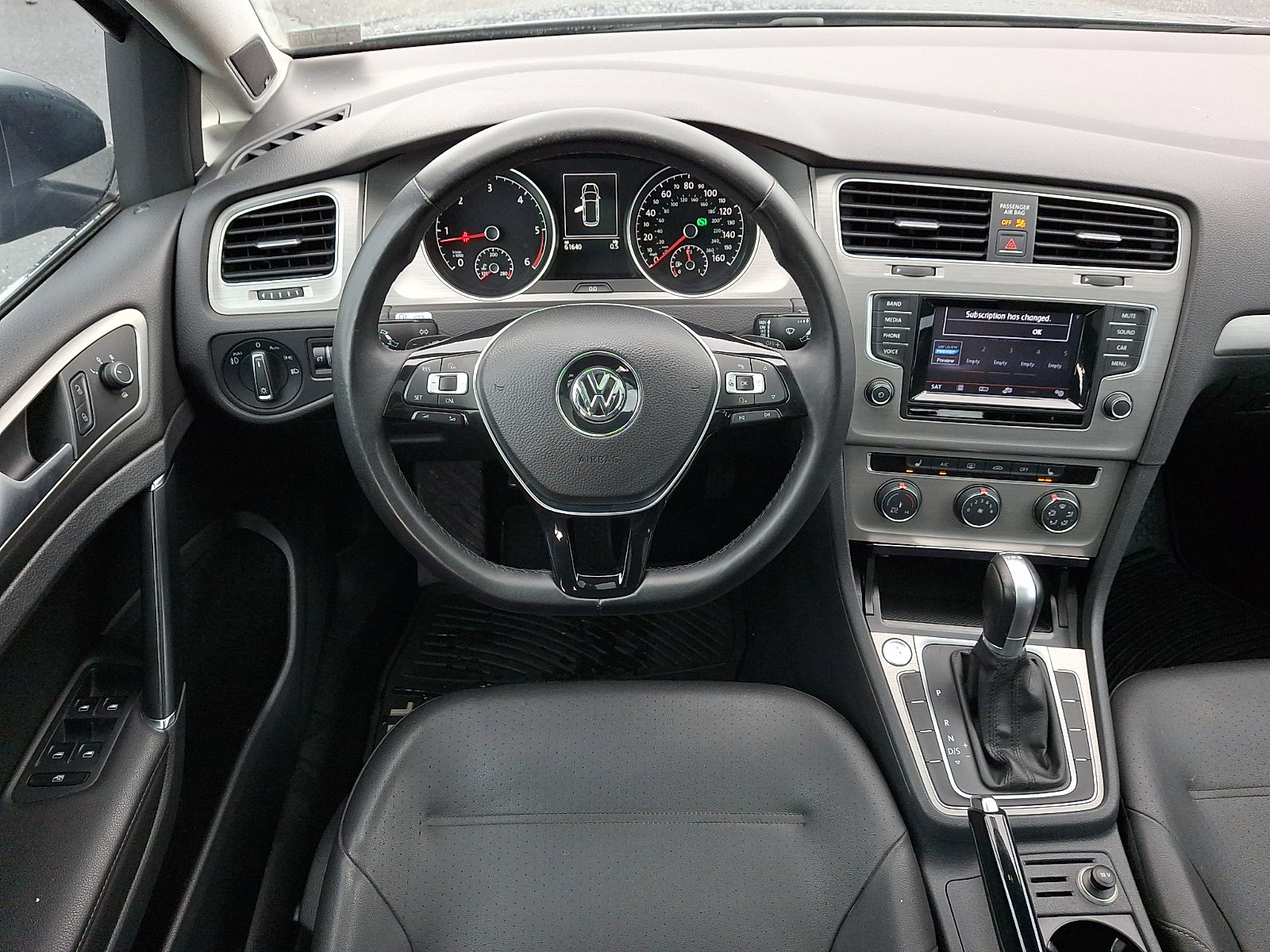 Used 2015 Volkswagen Golf TDI SE image 11