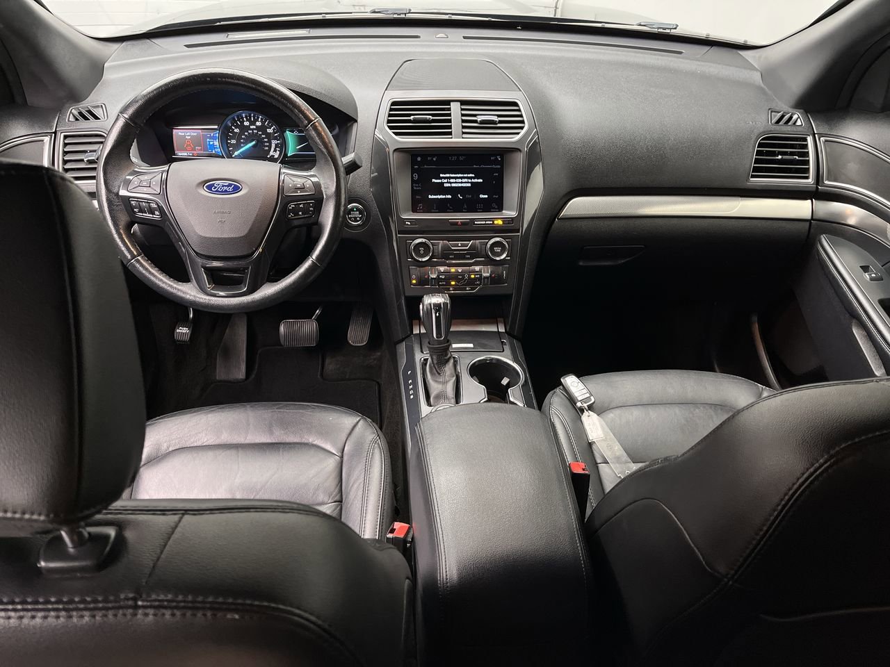 Used 2018 Ford Explorer XLT w/ Equipment Group 202A AWD/4WD image 4