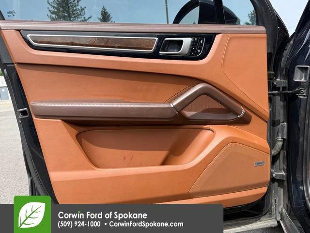 Used 2021 Porsche Cayenne S w/ Premium Package Plus AWD/4WD image 21
