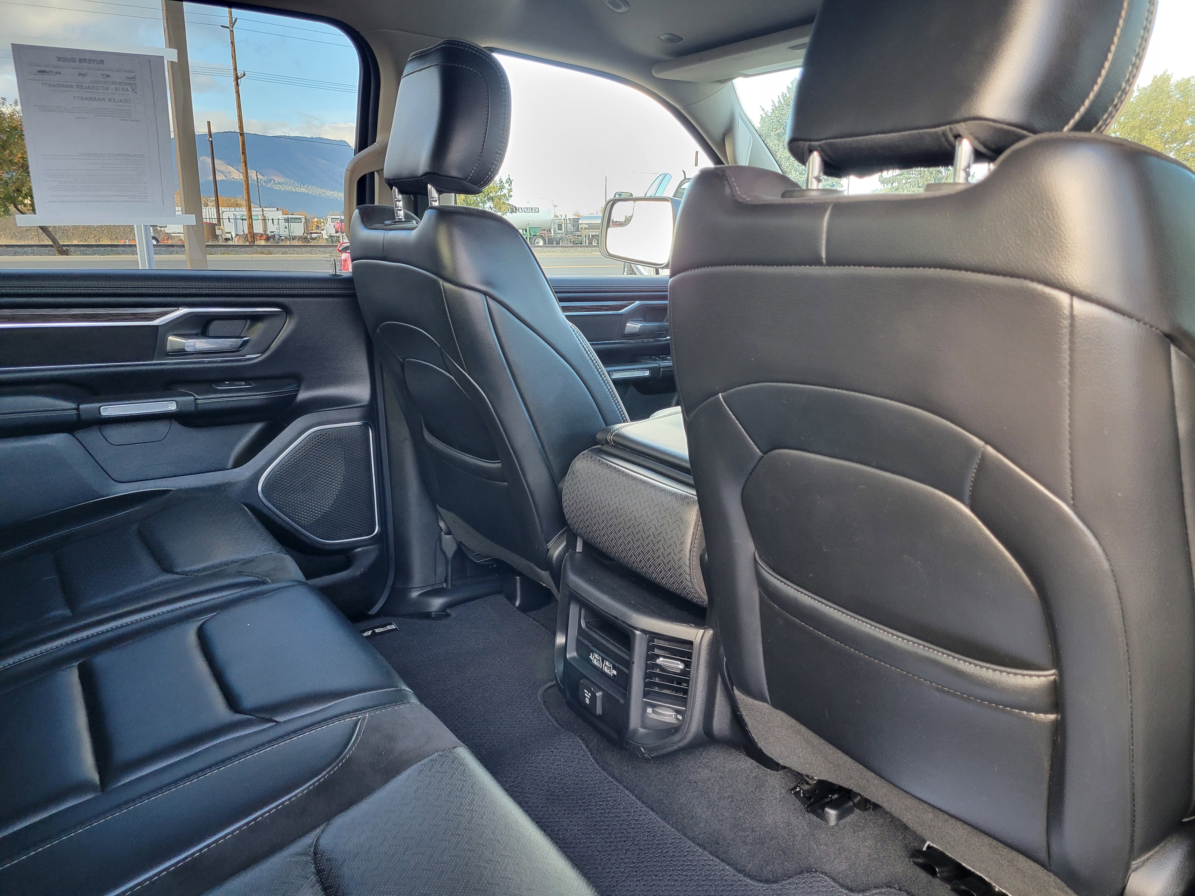 Used 2019 RAM 1500 Laramie image 17