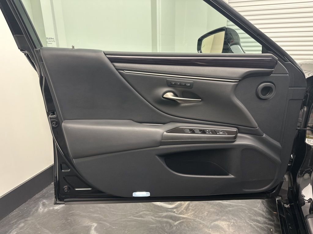 Used 2019 Lexus ES 350 w/ Premium Package image 16