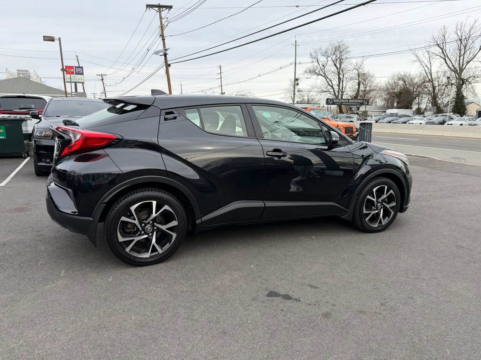 Used 2021 Toyota C-HR XLE image 9