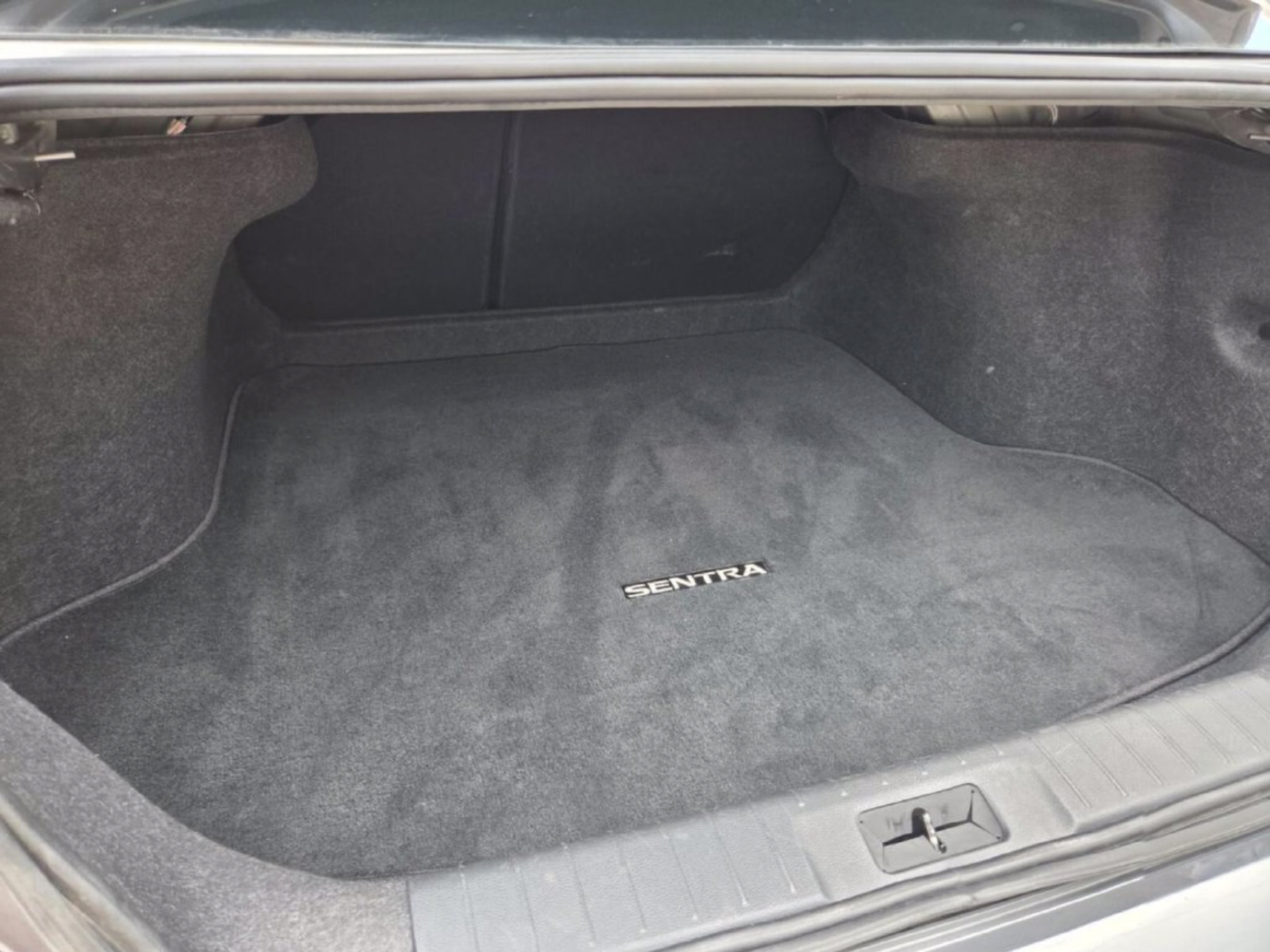 Used 2024 Nissan Sentra SV FWD image 13