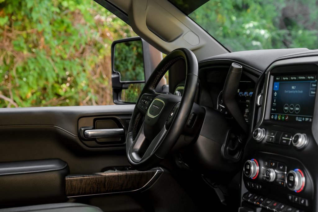 Used 2023 GMC Sierra 2500 Denali w/ Denali Black Diamond Edition image 20