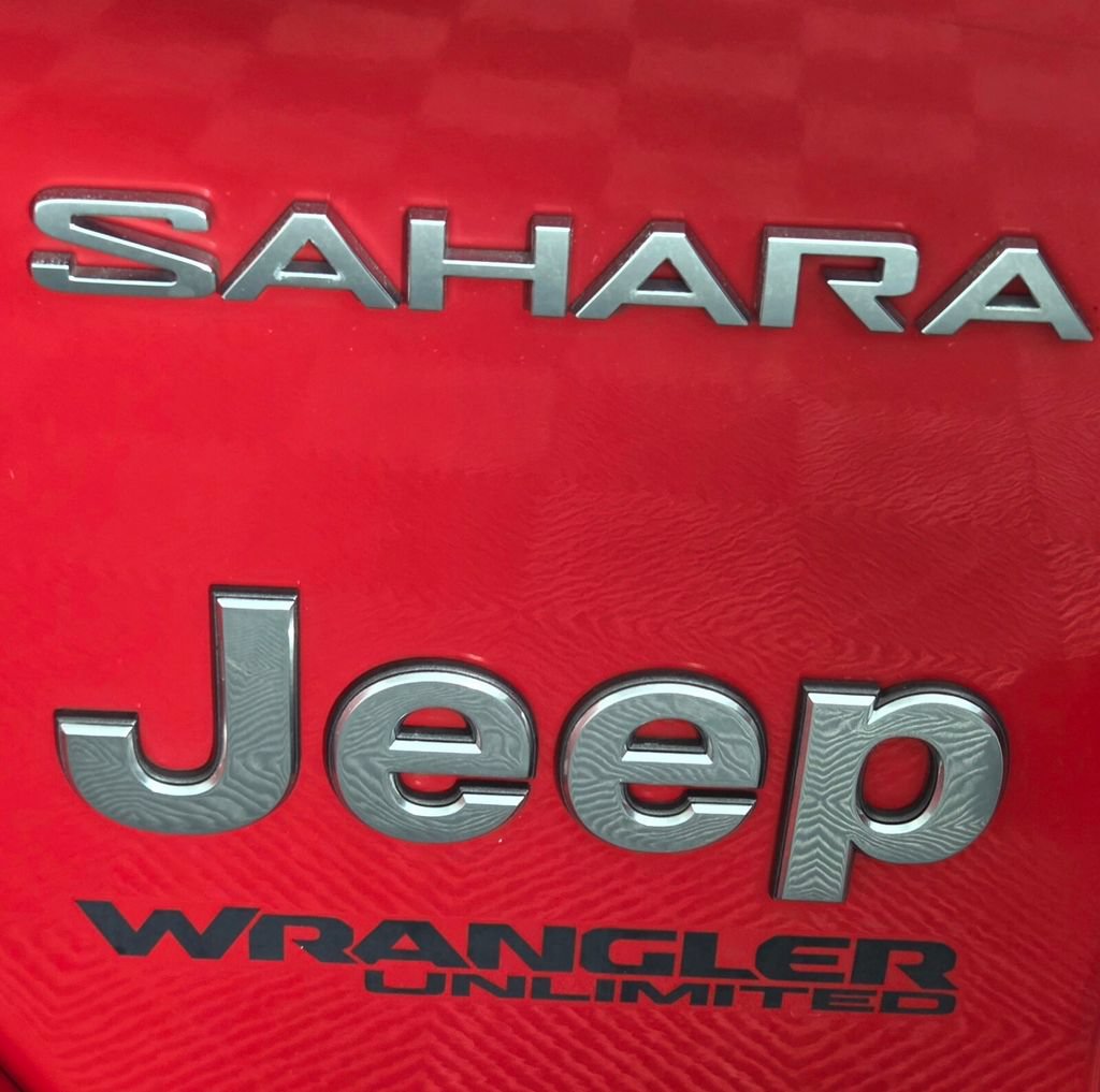 Used 2021 Jeep Wrangler Unlimited Sahara AWD/4WD image 10