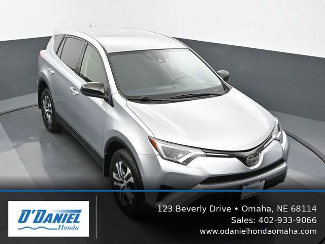 Used 2018 Toyota RAV4 LE w/ All Weather Liner Package AWD/4WD image 20