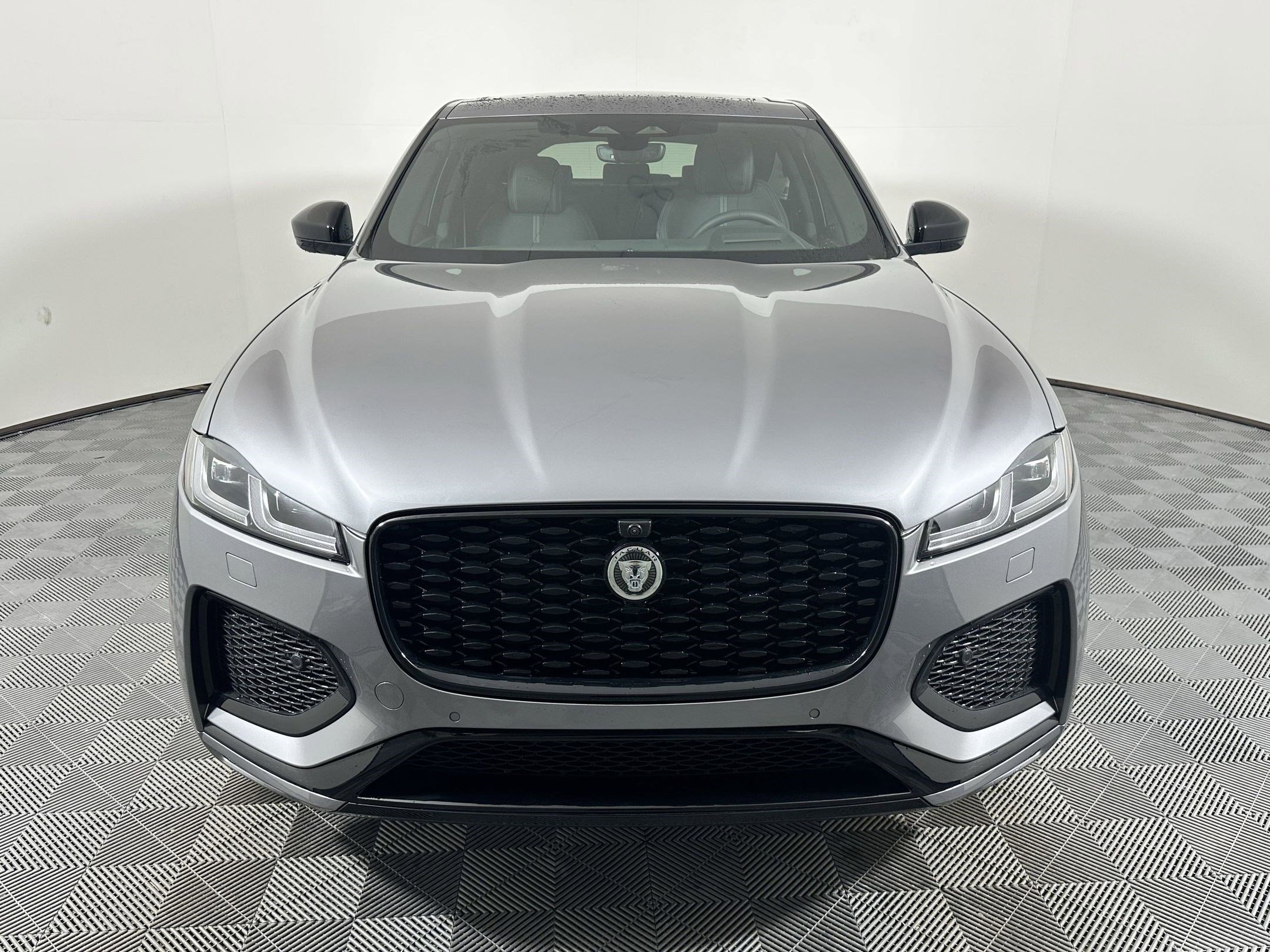 Used 2026 Jaguar F-PACE R-Dynamic S image 5