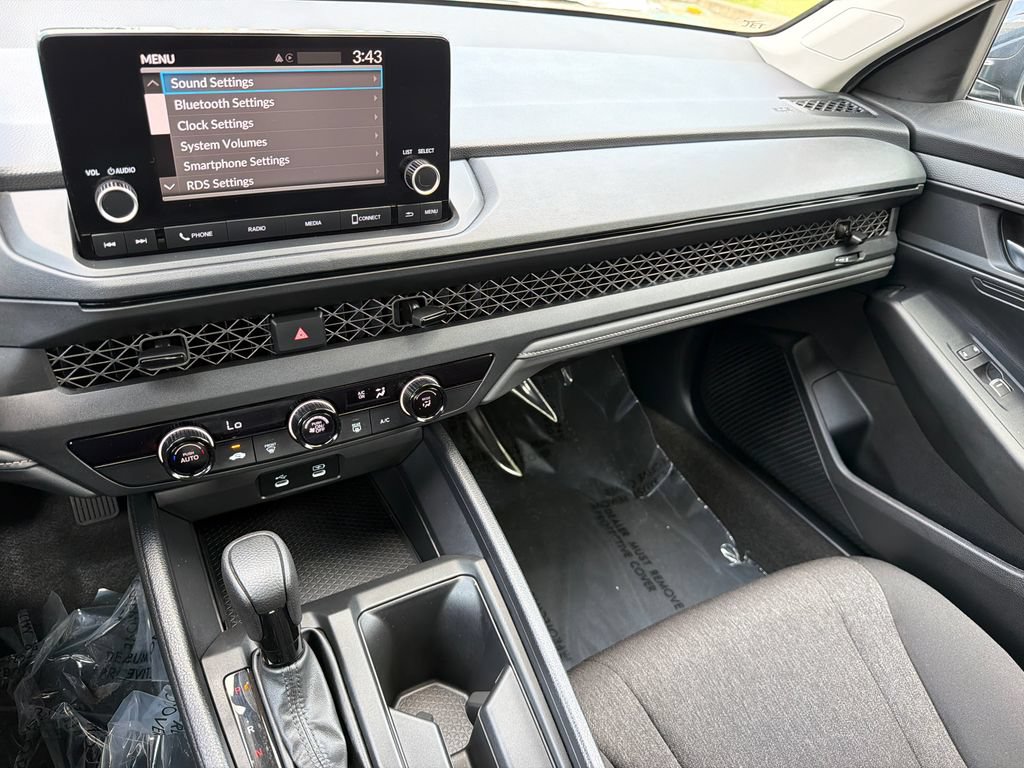 Certified 2025 Honda Accord LX image 21