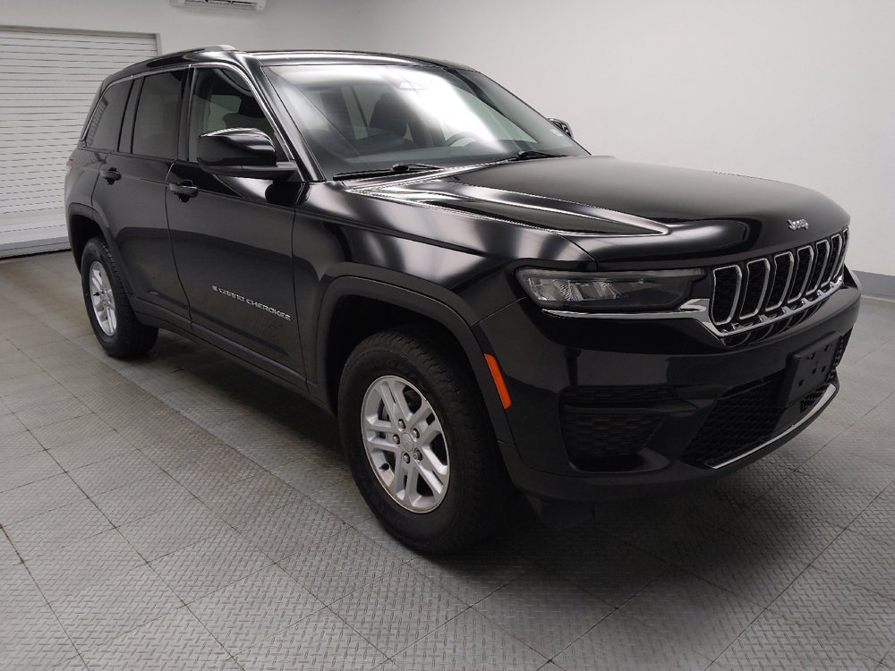 Used 2023 Jeep Grand Cherokee Laredo w/ Luxury Tech Group I AWD/4WD image 13