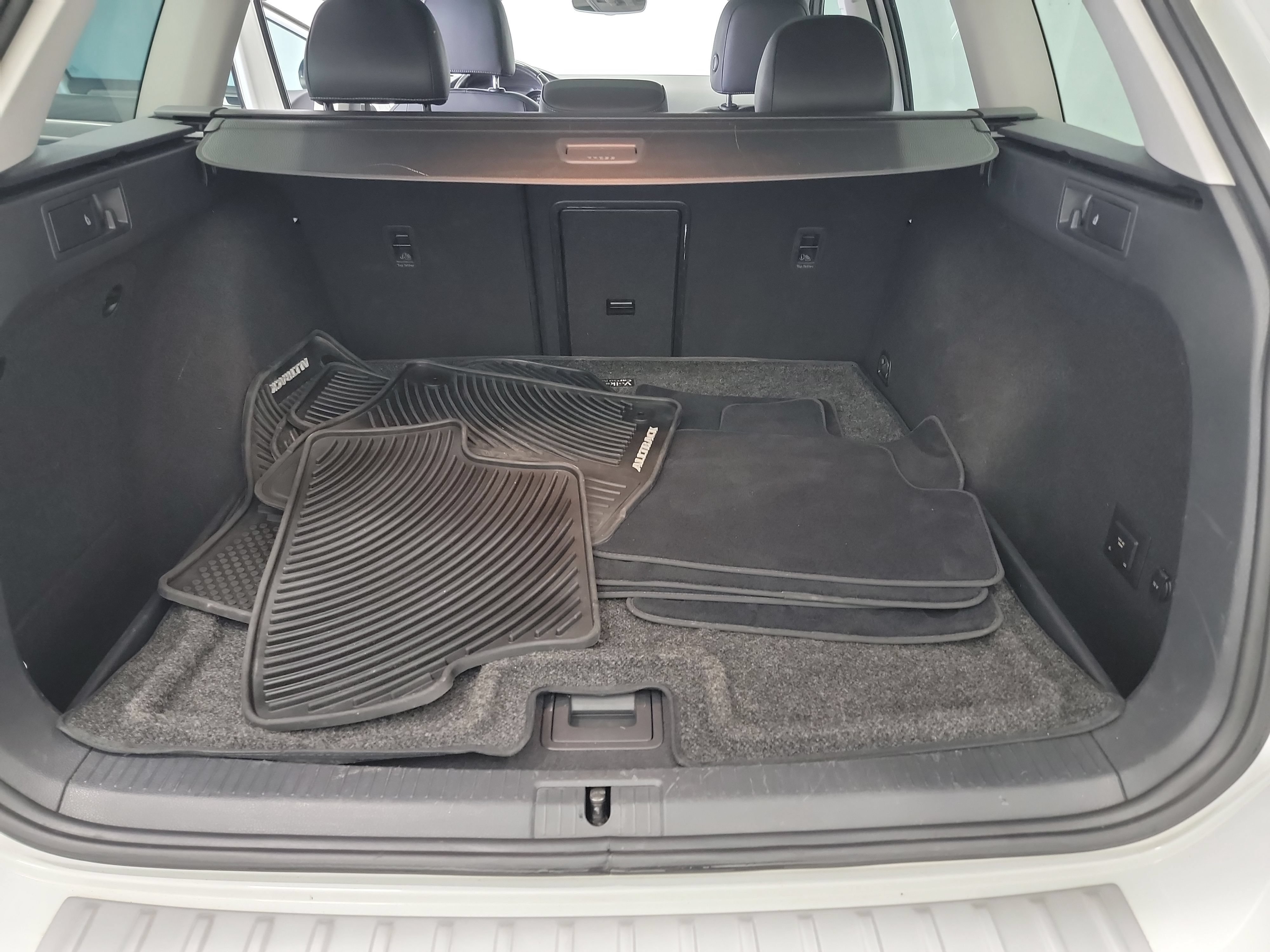 Used 2017 Volkswagen Golf Alltrack SEL AWD/4WD image 27