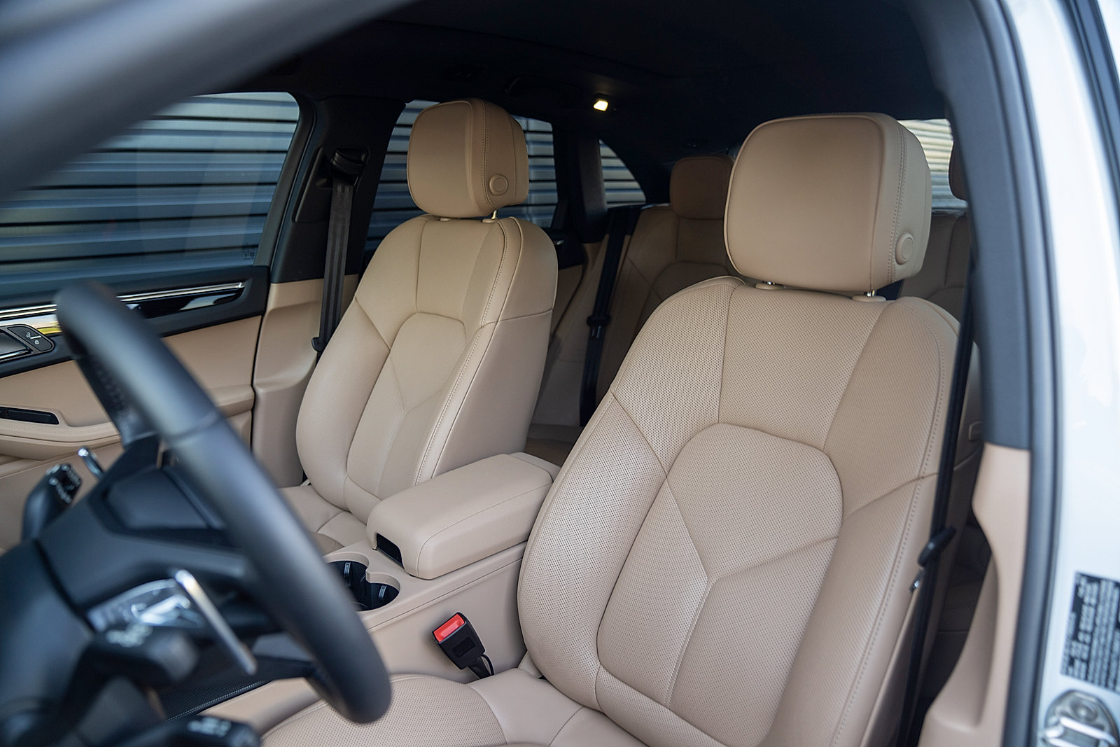 Used 2026 Porsche Macan AWD/4WD image 5
