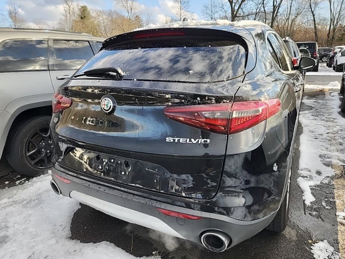 Used 2018 Alfa Romeo Stelvio Ti image 4