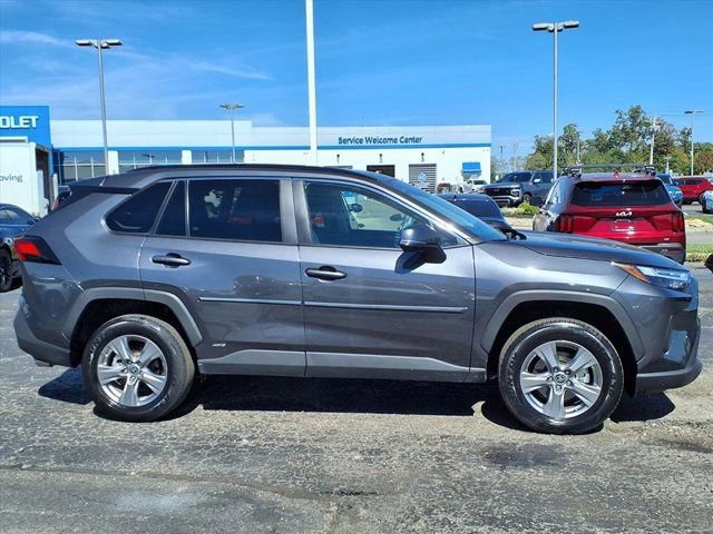 Used 2024 Toyota RAV4 LE image 8