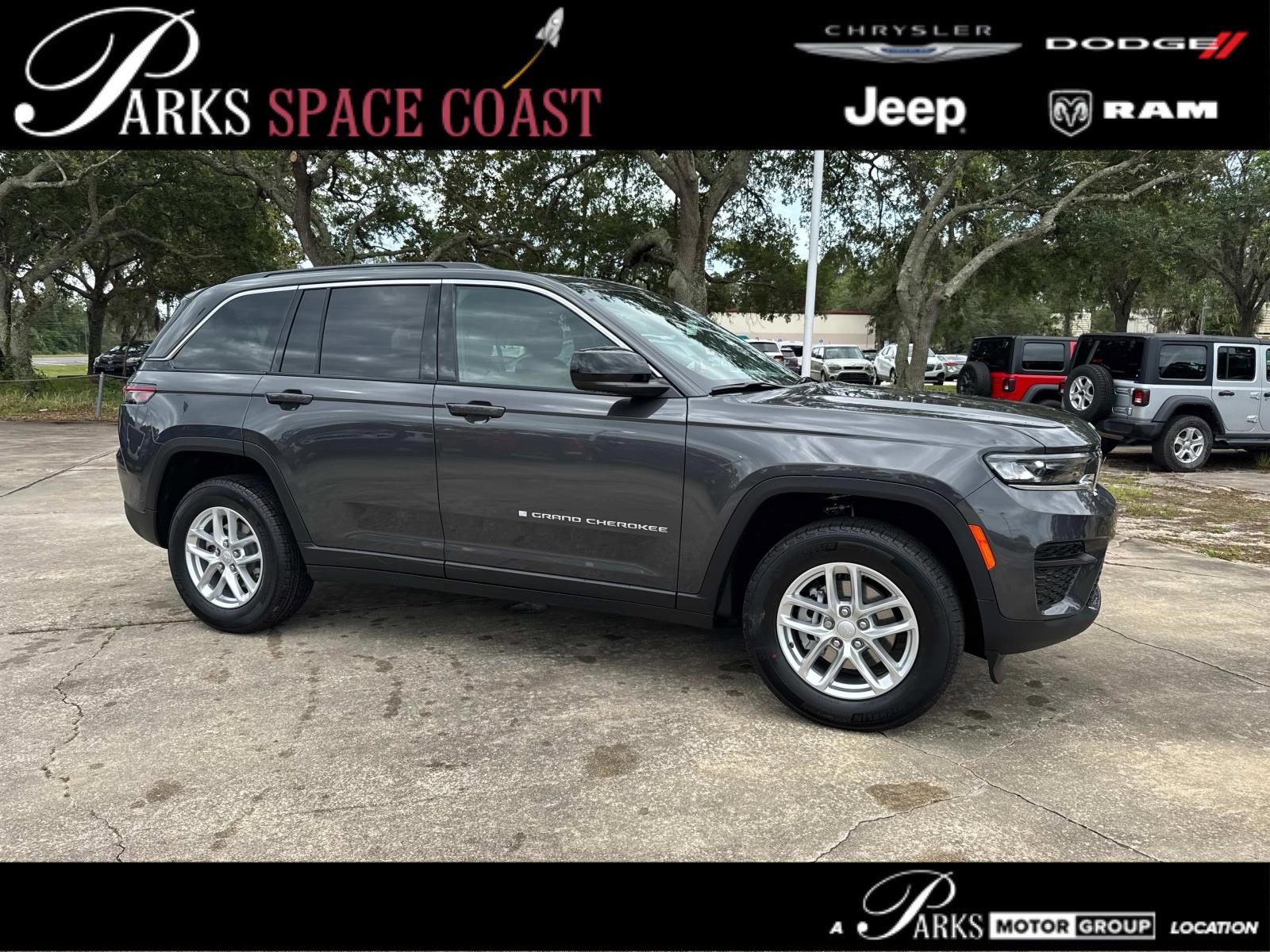 New 2026 Jeep Grand Cherokee Laredo w/ Trailer Tow Package AWD/4WD image 1