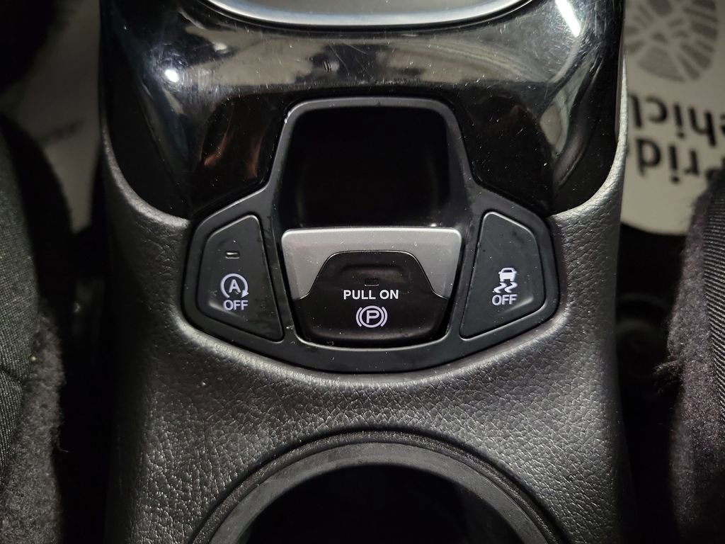 Used 2021 Jeep Compass Limited image 15