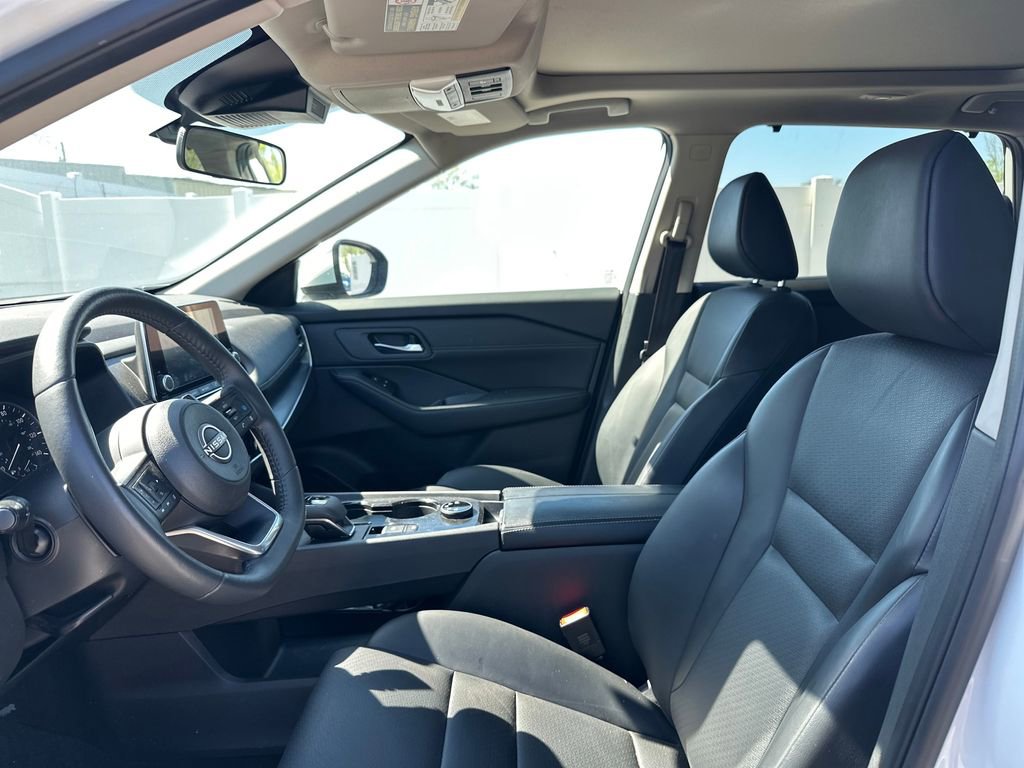 Used 2024 Nissan Rogue SV w/ SV Premium Package image 44