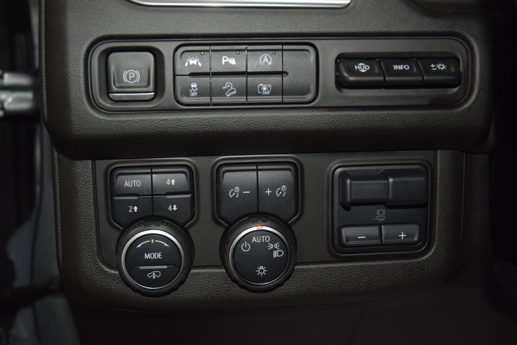 Used 2023 Chevrolet Tahoe High Country AWD/4WD image 34