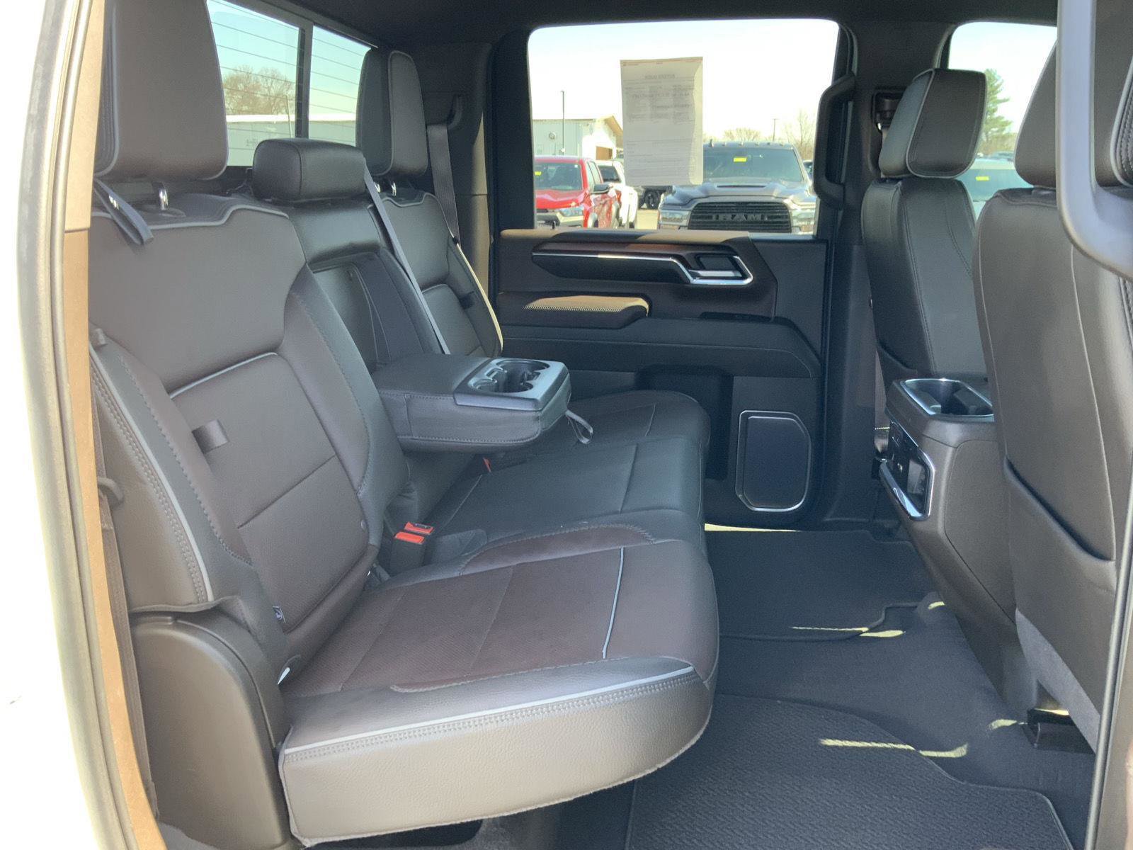 Used 2024 GMC Sierra 3500 Denali AWD/4WD image 64