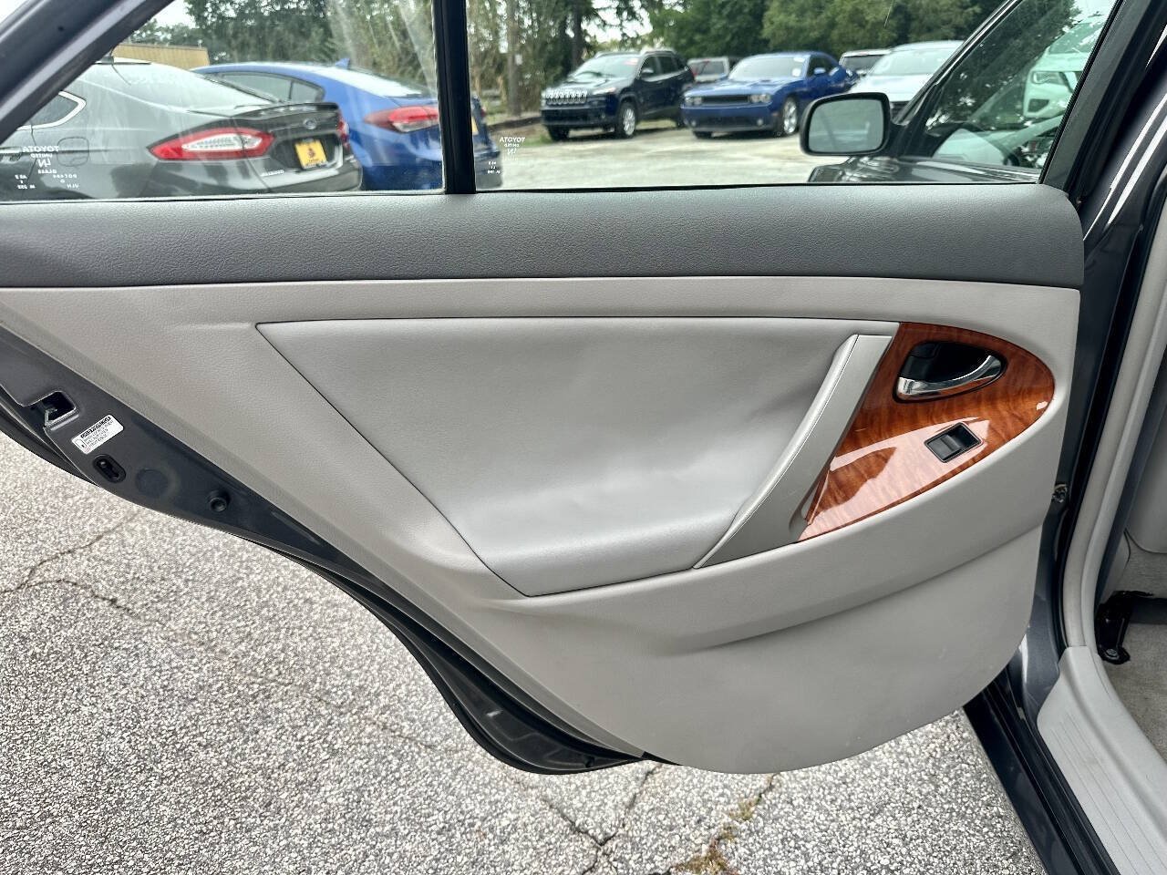 Used 2009 Toyota Camry XLE FWD image 13